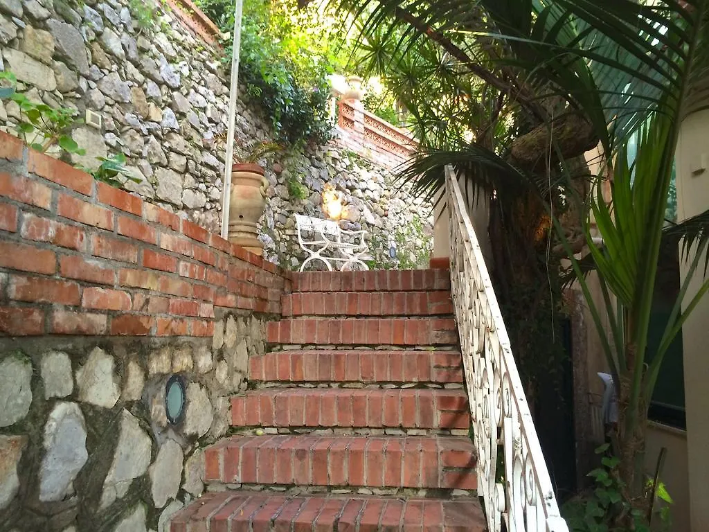 דירות טאורמינה Casa Margot איטליה